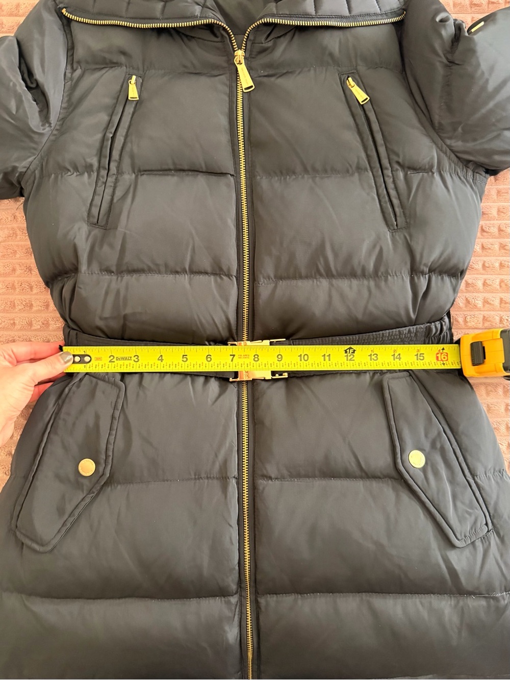 NWT Michael Kors Puffer Coat + Belt, Faux Fur Hood. Cinch Waist. Midnight Blue. - Picture 10 of 13